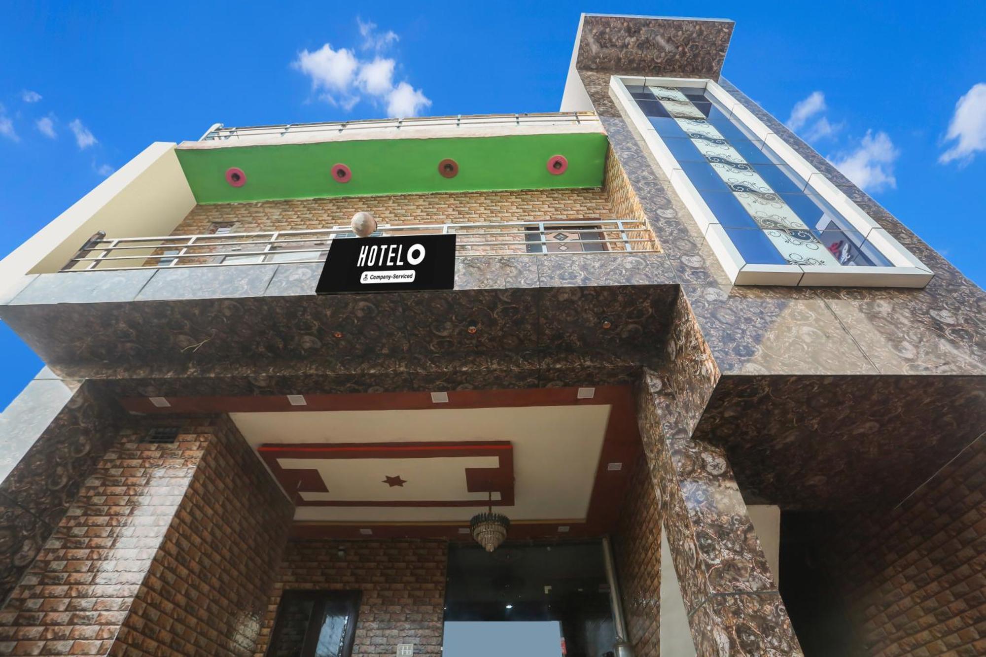 Hotel O Chahtikara Chowk Vrindavan Formerly Laddu Gopal Jait