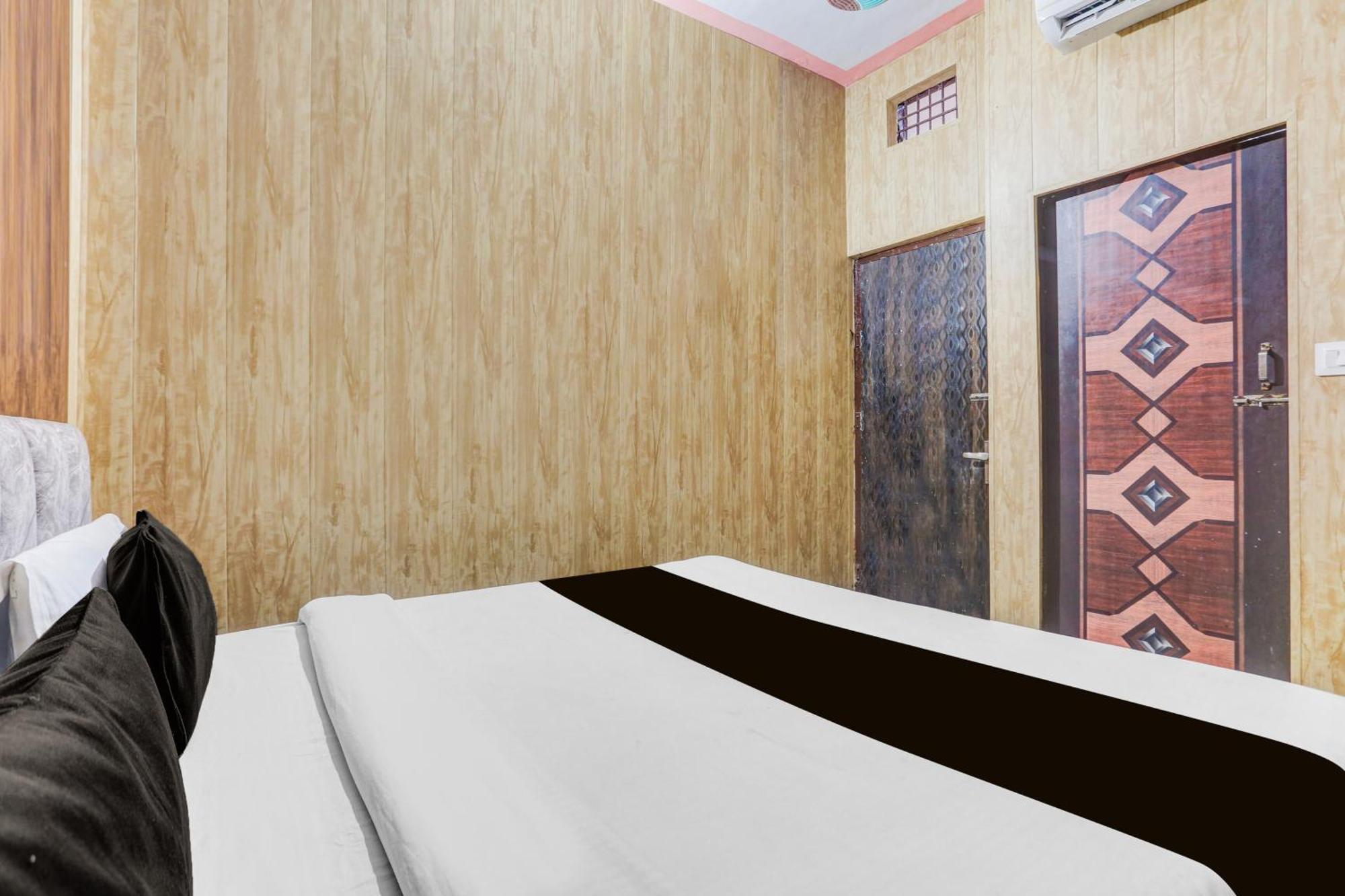O Chahtikara Chowk Vrindavan Formerly Laddu Gopal Hotel Jait
