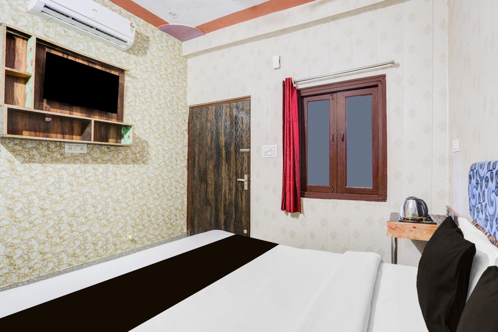 O Chahtikara Chowk Vrindavan Formerly Laddu Gopal Hotel 3*